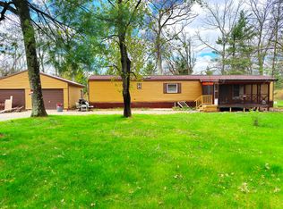 9189 S Oakland Dr, Baldwin, MI 49304