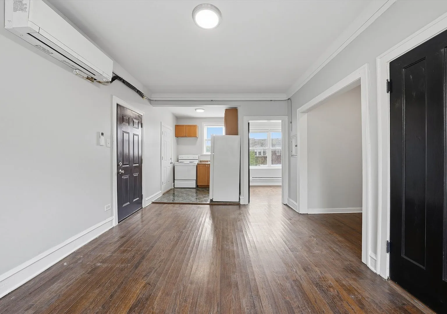 Cozy 1-Bedroom Apartment with Office Nook Your Perfect Home Awaits! — Photo 4