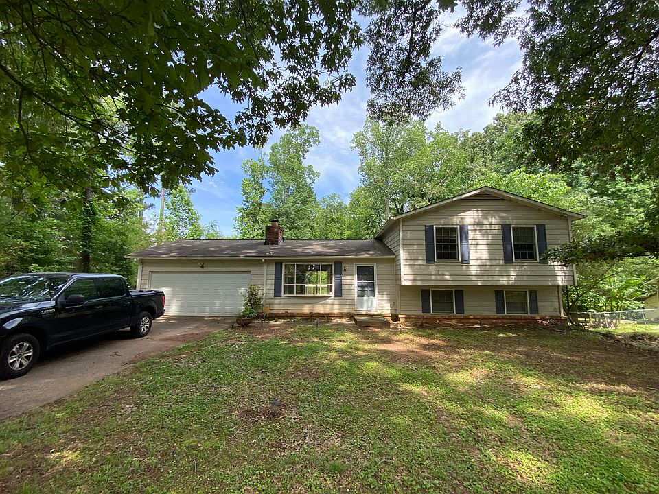 1st image of 1556 Ember Cir