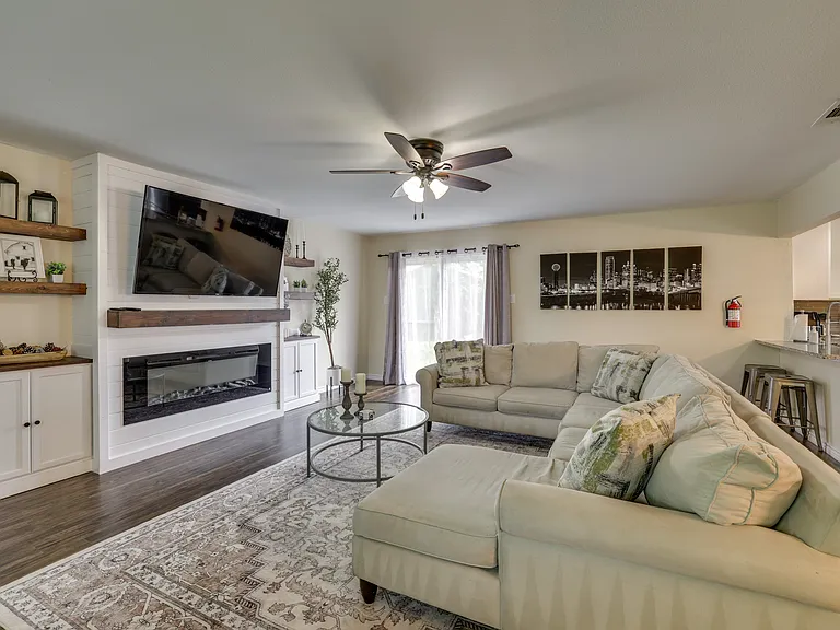 4002 Commonwealth Dr — Photo 9