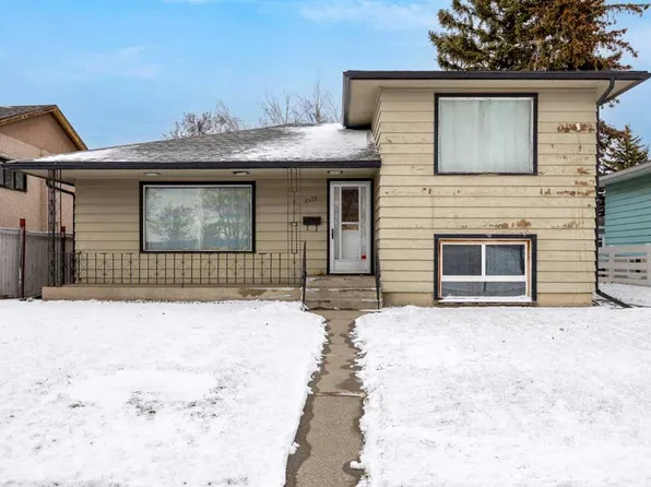 2472 SW Capitol Hill Cres NW, Calgary, AB T2M 4C2