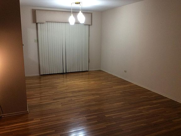 3rd image of 1127 Hermitage Cir