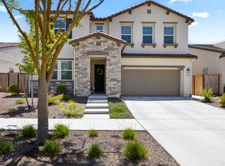 560 Overstone Ave, Madera, CA 93636