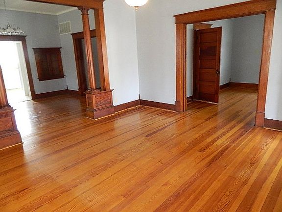 4th image of 1121 E 11th Ave