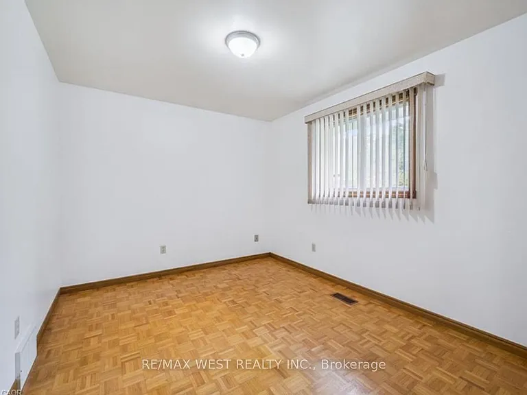 42 Azores Cres #MAIN — Photo 12