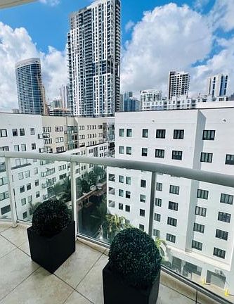 5th image of 111 SW 8th Ave #905