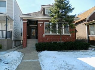 4237 W Roscoe St, Chicago, IL 60641