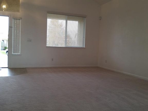 4th image of 9484 Bloch Ct