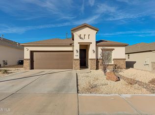828 Via Glorieta St, Sunland Park, NM 88063