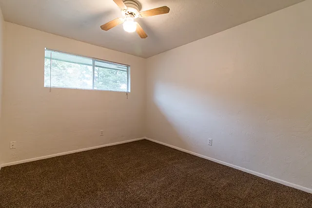 4020 Bell Ave — Photo 10