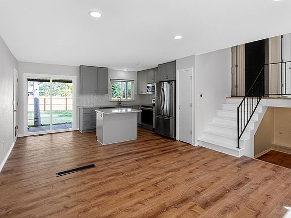 5th image of 1205 Stein St