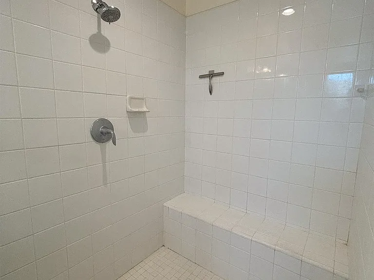 827 Fir St W — Photo 41