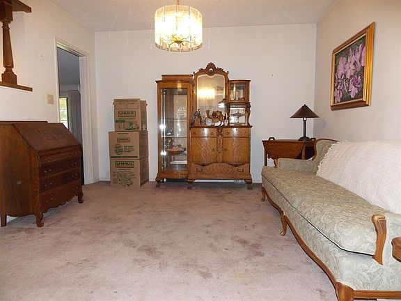 5th image of 11166 Larch Ave