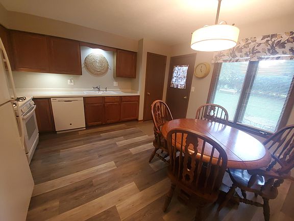 3rd image of 5641 Elaine Dr