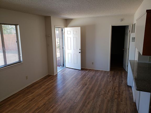 3rd image of 522 S Veach Ave
