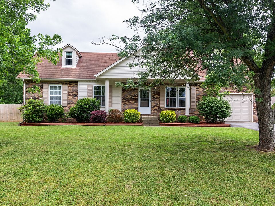 1st image of 121 Noel Ln