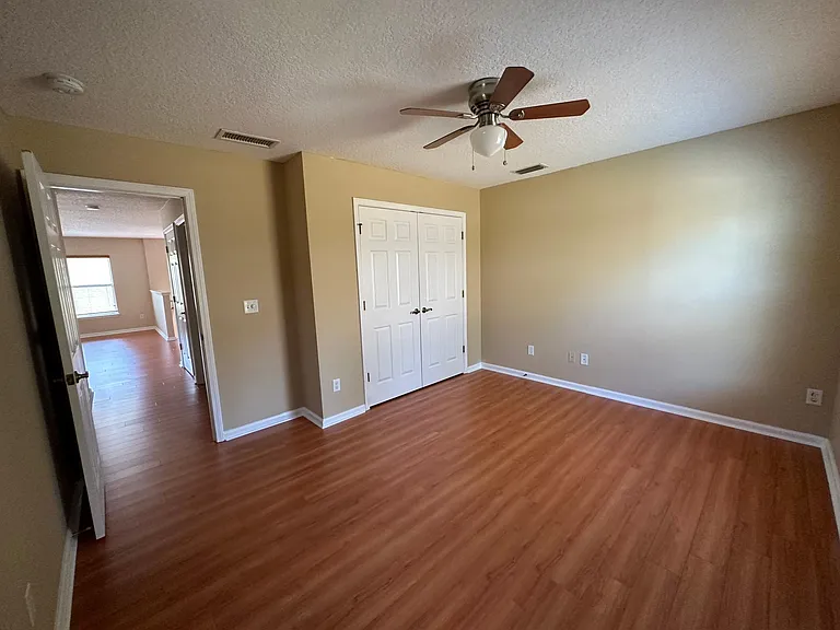617 Spruce Creek Rd — Photo 20