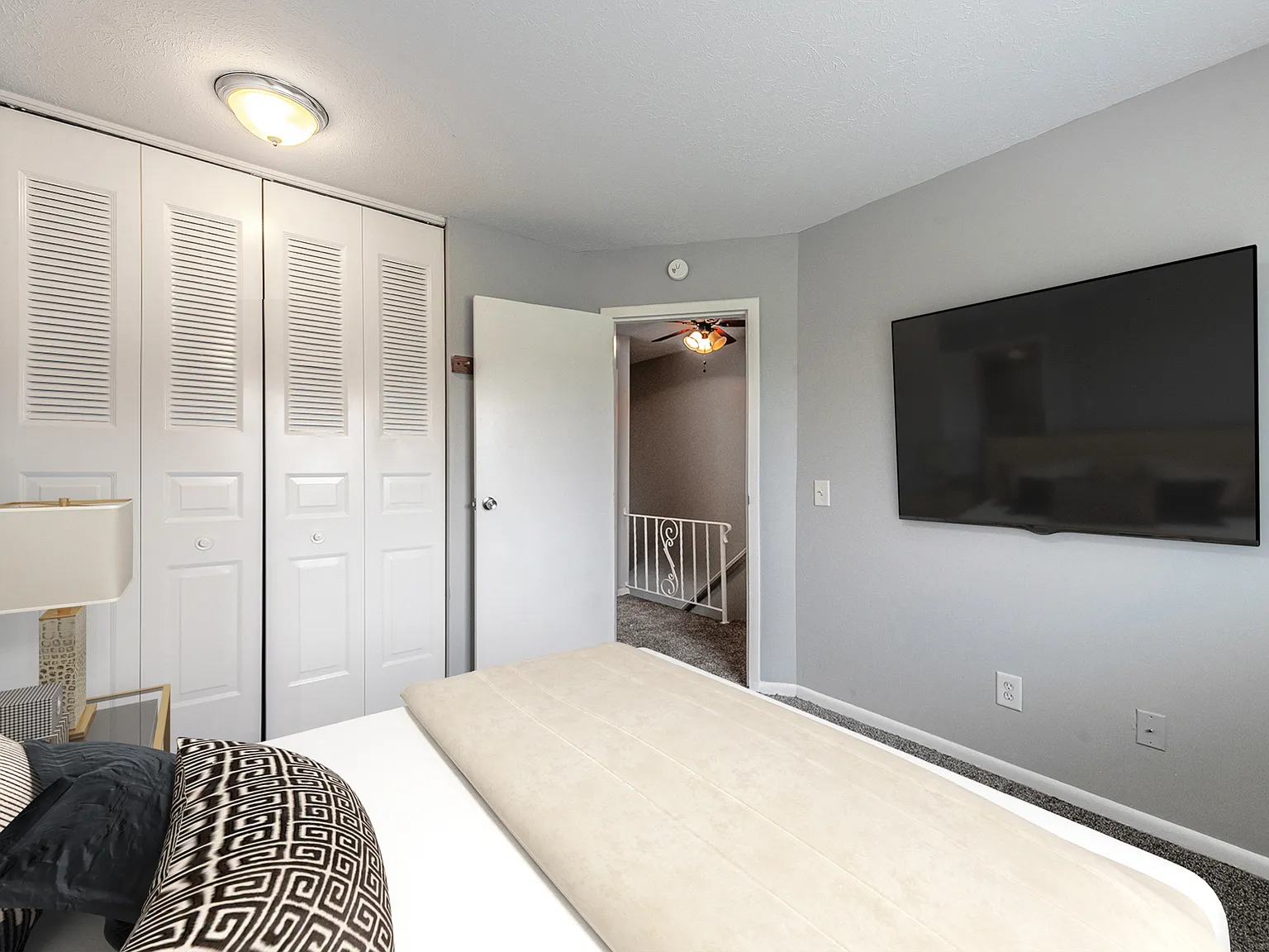 Centre Court Townhomes — Photo 3