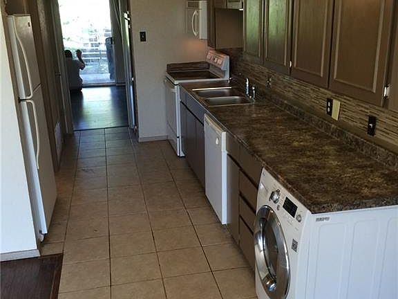 5th image of 71 Runaway Bay Dr Unit 108