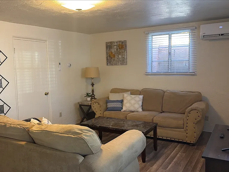 Quality & Updated 2 Bedroom Just Blocks to Pres. Hospital & & UNM — Photo 13