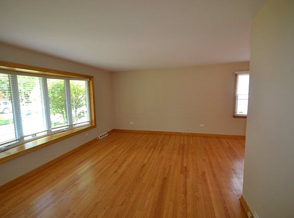 2nd image of 11437 S Artesian Ave