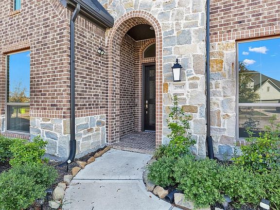 2nd image of 28907 Ridge Valley Ct