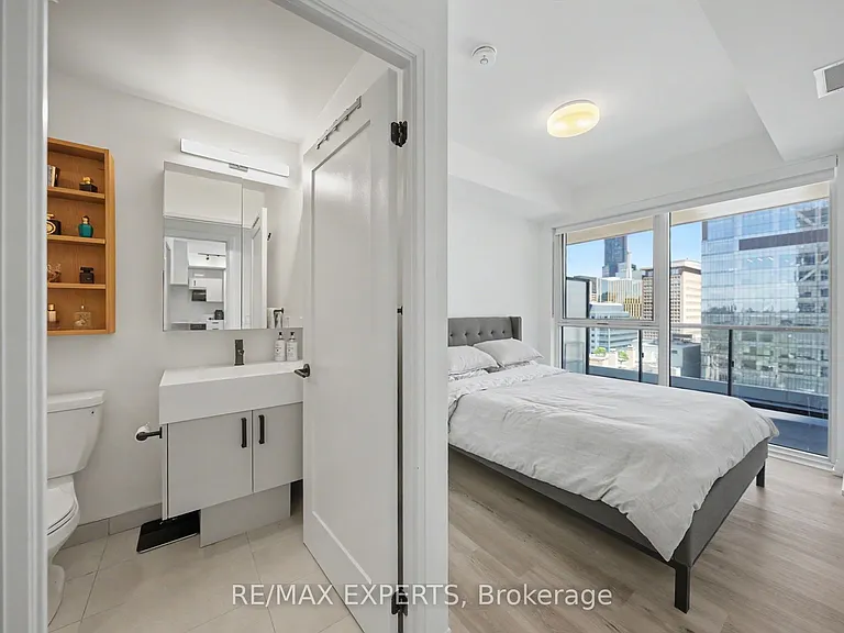 280 Dundas St W #1805 — Photo 3