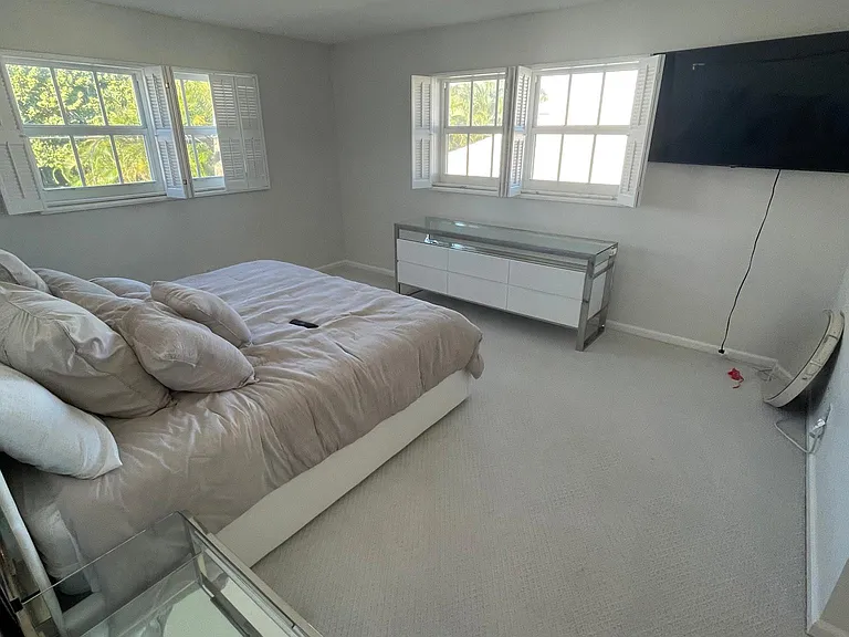 315 Venetian Dr #6 — Photo 19