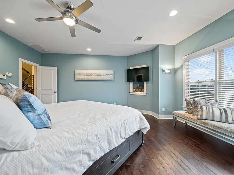 900 Phillips St — Photo 13