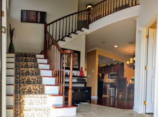 9 Chatsworth Rd, Manalapan, NJ 07726