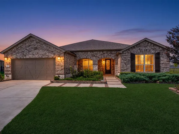 700 Freedom Ln, Aubrey, TX 76227