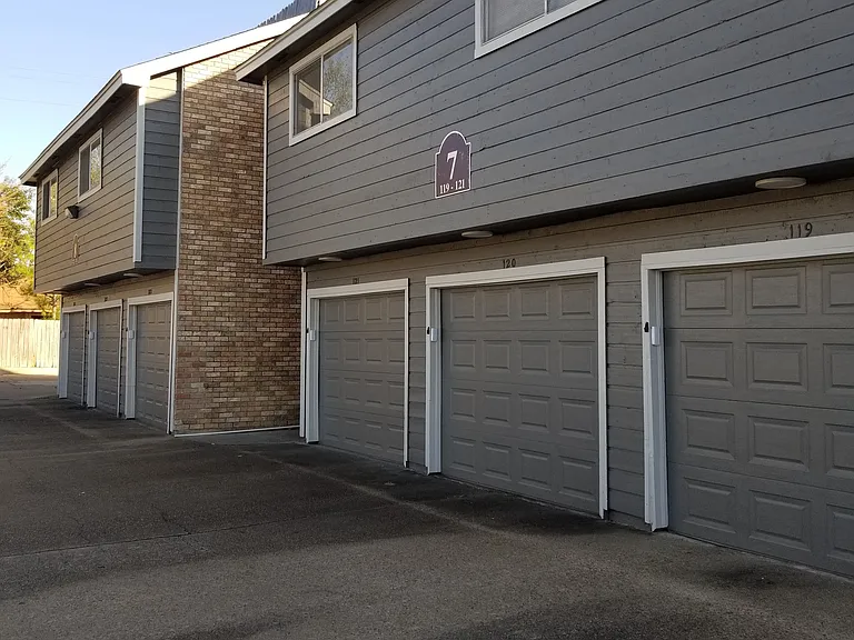 Willow Run Townhomes — Photo 26