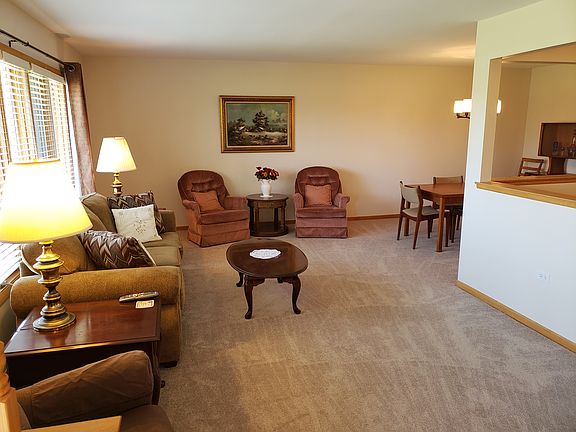 4th image of 17851 Columbus Ct