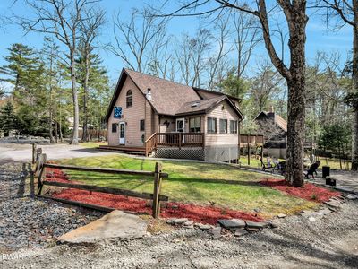 135 Terrace Dr, Lakeville, PA, 18438