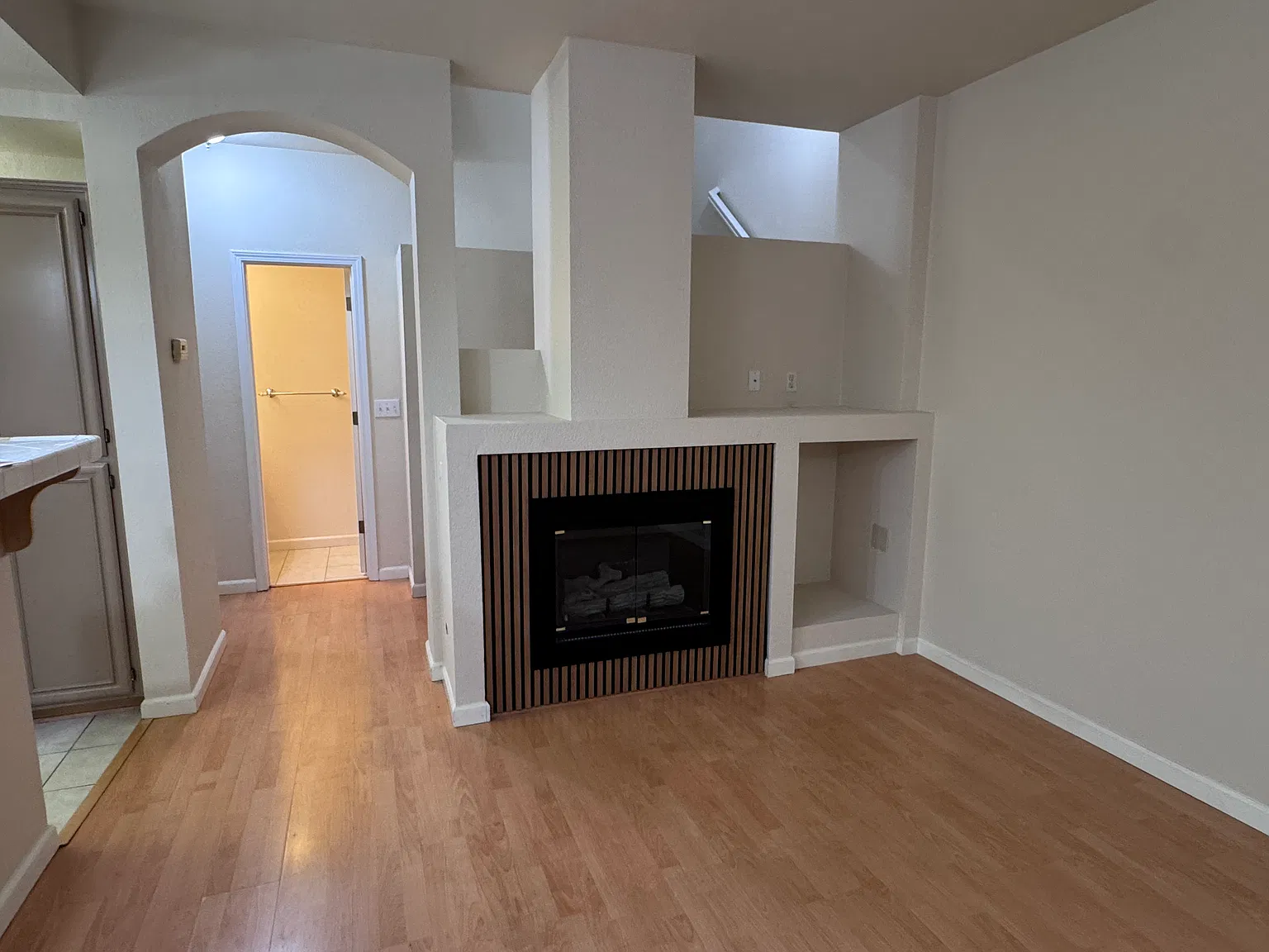 2 bed, 2.5 bath, 1285 sqft, $3,699 — Photo 4