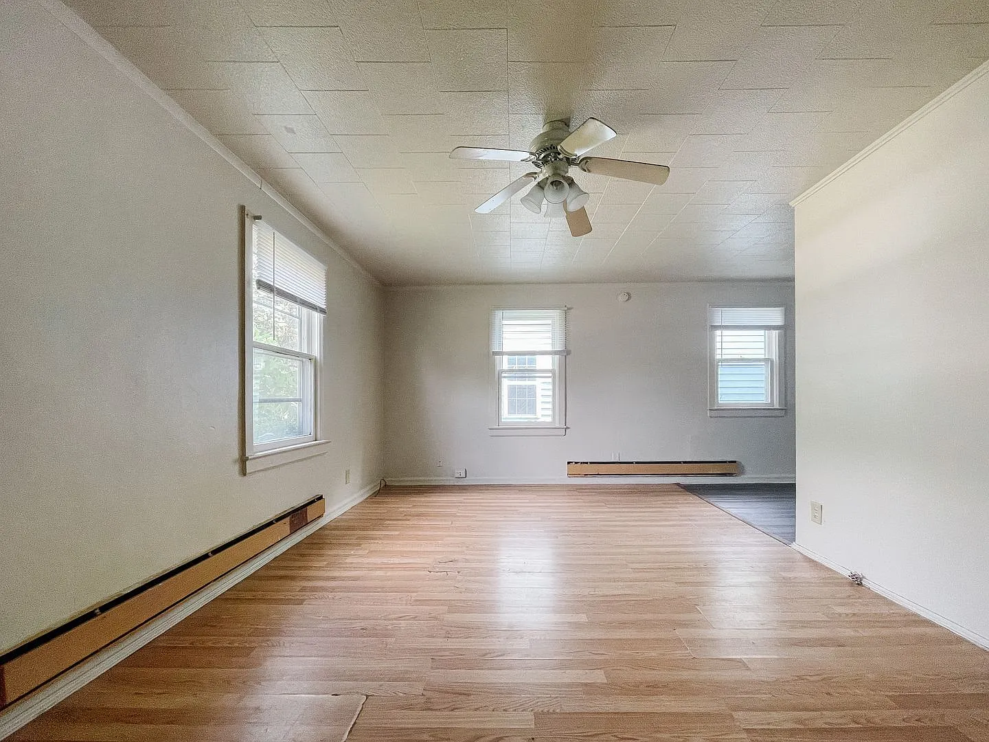 810 S Luick - Home on a Large Lot with Garage — Photo 4
