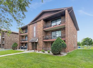 7925 Paxton Ave APT 1A, Tinley Park, IL 60477