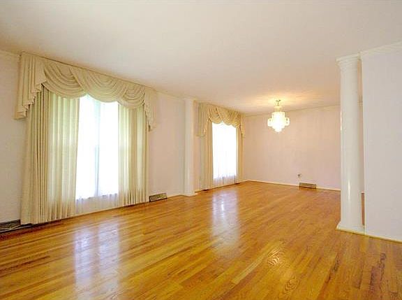5th image of 1326 N Elizabeth Ave