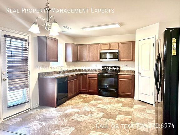 3rd image of 1840 Juniper Dr