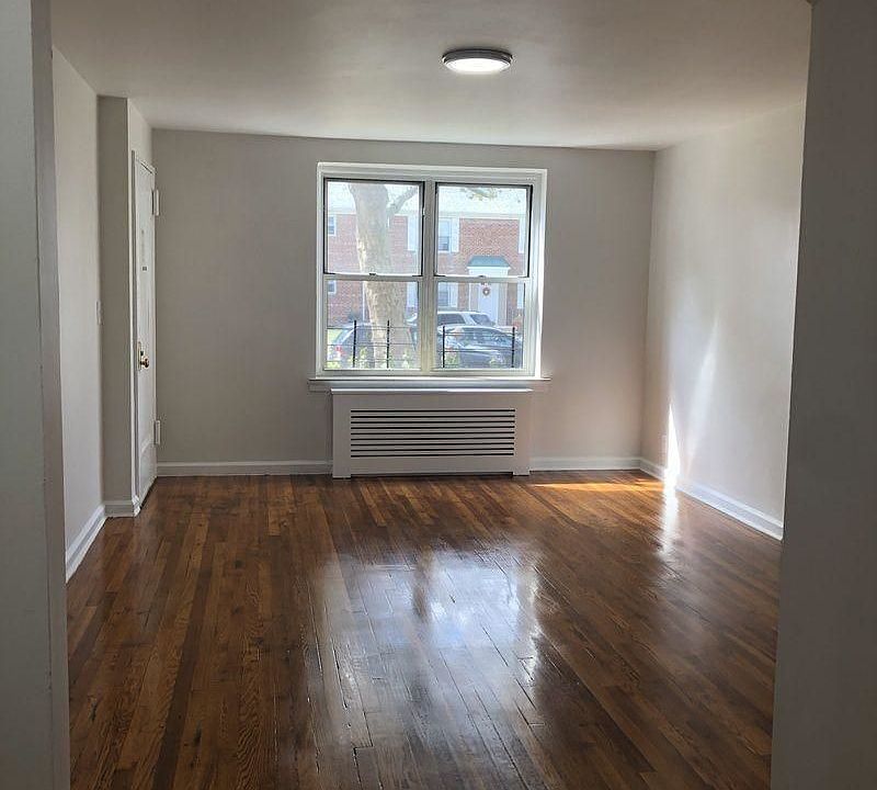 1st image of 4025 192nd St APT 1