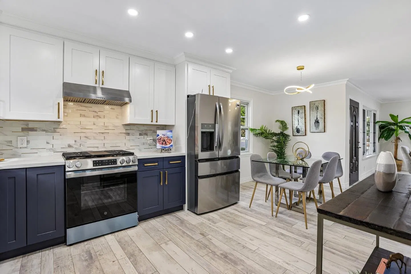 3 bed, 1197 sqft, $4,100 — Photo 4