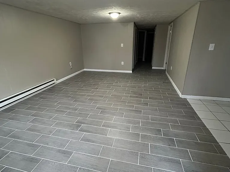 1485 Laura Dr — Photo 10