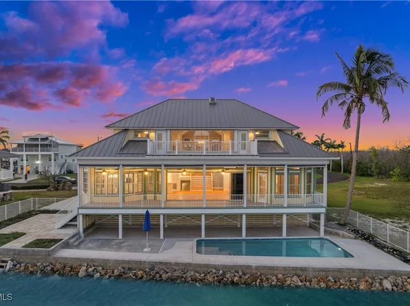 2272 Macadamia St, Saint James City, FL 33956