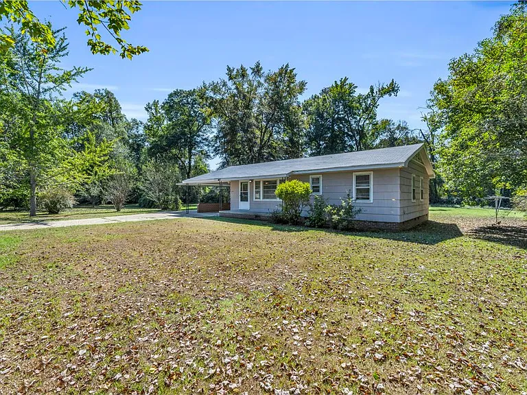 220 Rebecca Ln — Photo 14