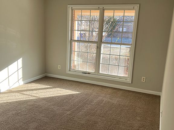 2nd image of 844 Park Pl NE #B