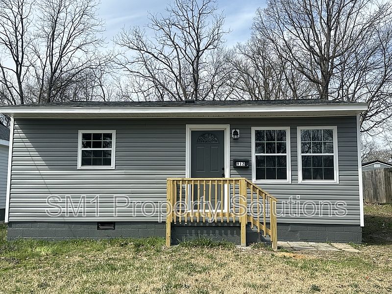 1st image of 912 Dunbar St