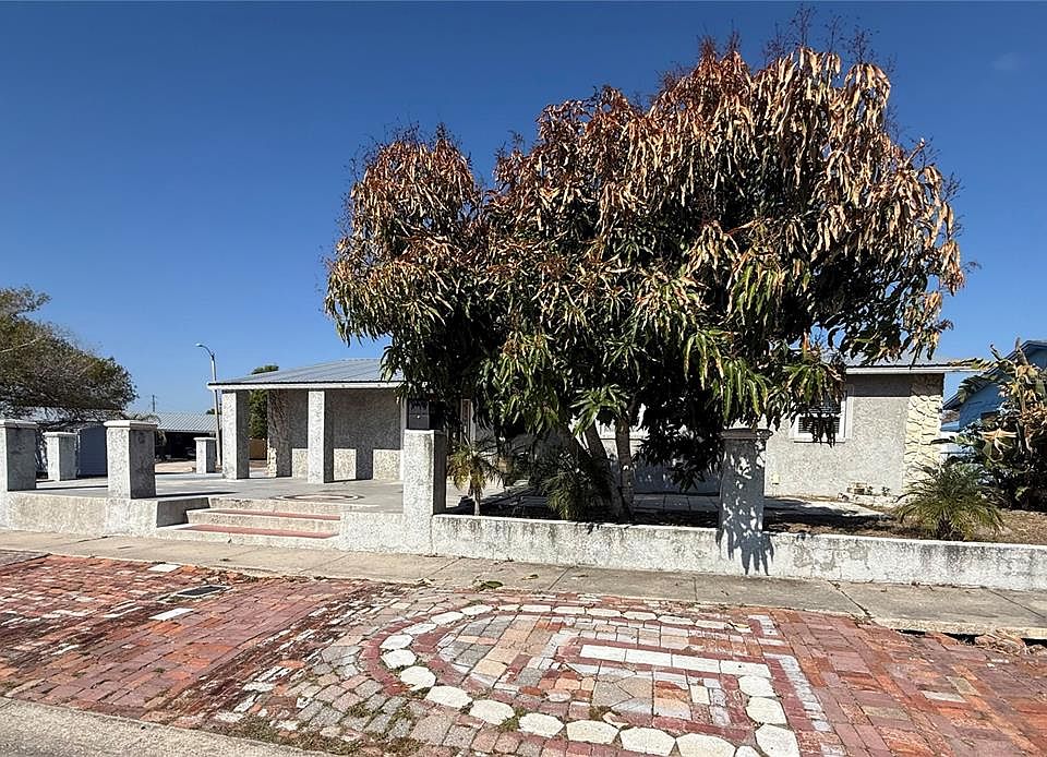 1st image of 1129 SW Golden Ave