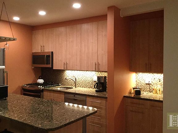 2nd image of 420 W 47th St APT 2B