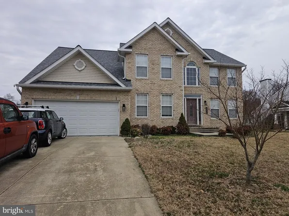 220 Williamsburg Cir, La Plata, MD 20646