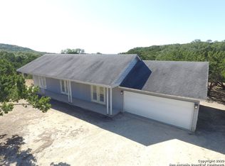 337 Deer Oaks Dr, Lakehills, TX 78063